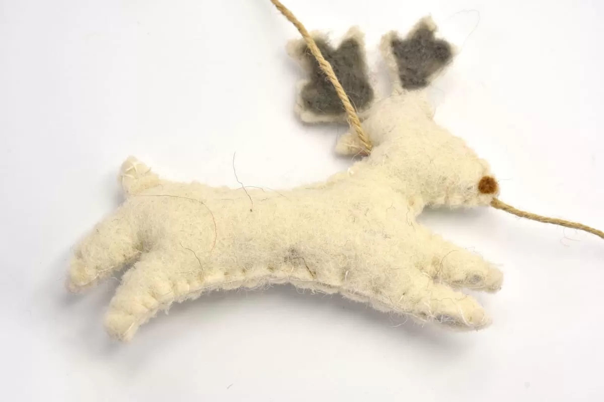 De Kulture Handmade Premium Wool Felt Reindeer and Star Garland Eco Friendly Christmas Tree Ornament Home Office Wedding Party Holiday Decoration Banner 72X4X1 LWH Inches